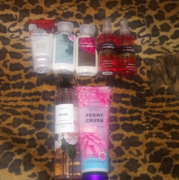 Creams N Perfumes - Picture 1 of 1